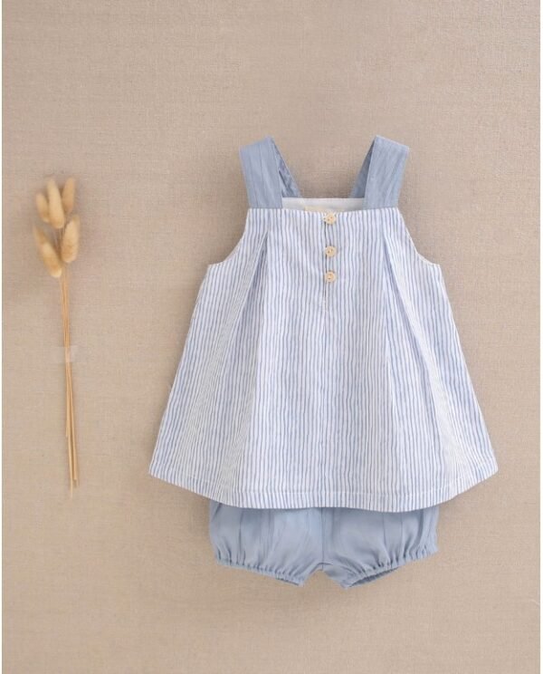 Conjunto de bebé niña de blusa de tirantes a rayas y short azul pastel