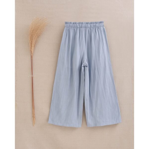 Pantalón de niña azul pastel fluido - Imagen 2